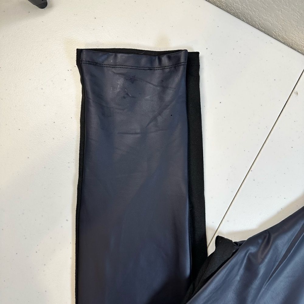 NWOT Rosio Women’s Black Faux Suede Front Ankle Leggings - Size Small - Picture 6 of 7